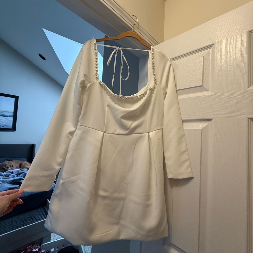Elegant White Long Sleeve Dress
